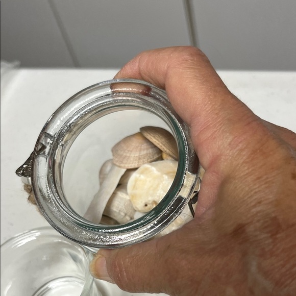 Glass Jar with Seashells Topped-with candle holder - Picture 4 of 6